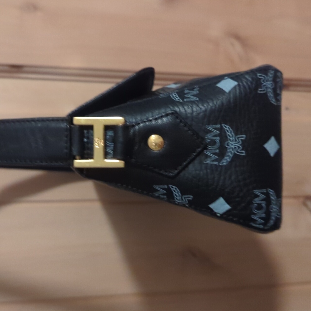Black And Gray Shoulder Bag - Picture 6 of 13